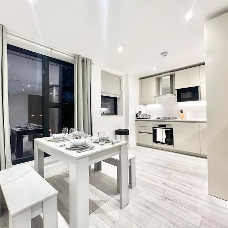 Queens Luxury Apartments Wembley Stadium - Londra Esterno foto